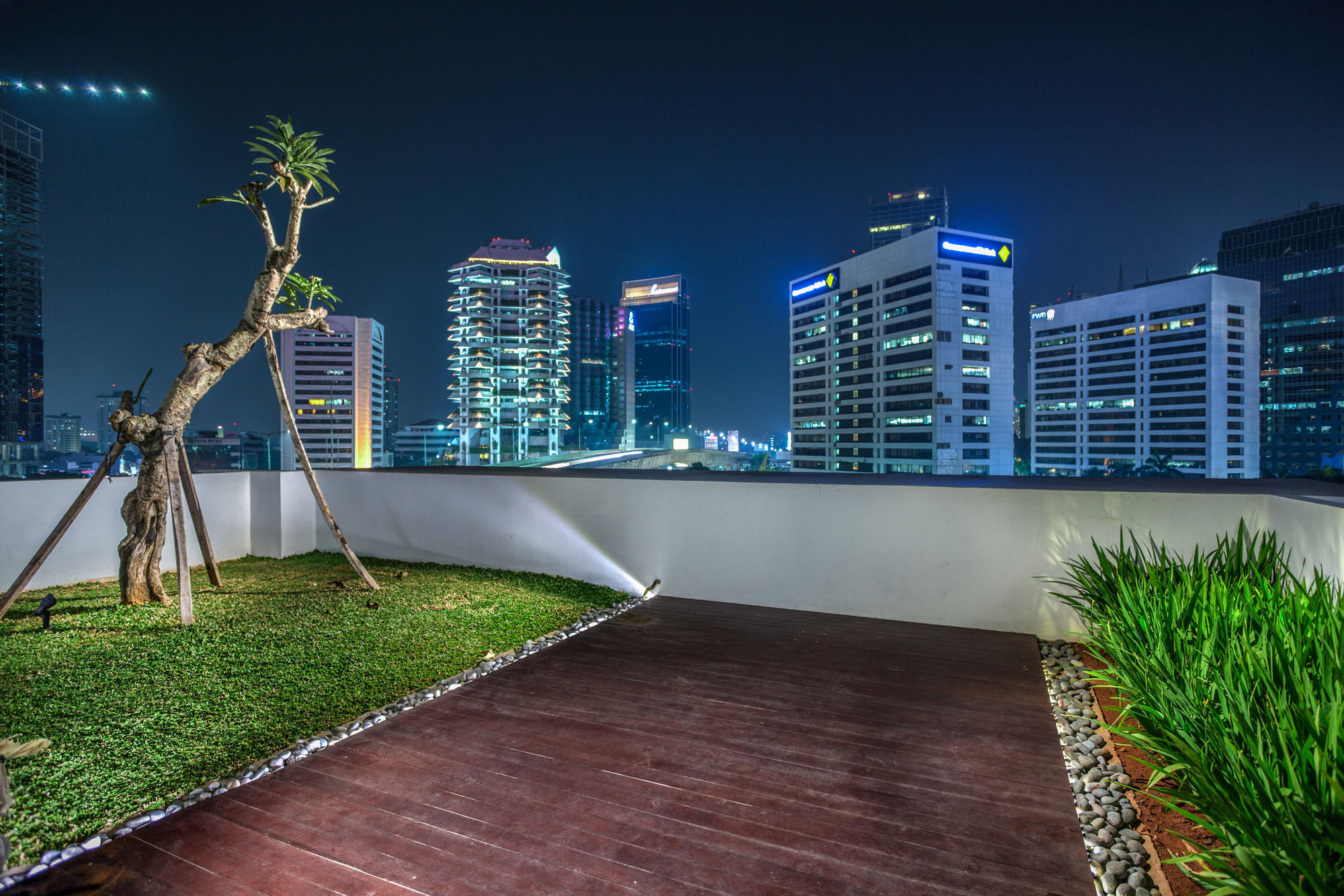 Upscale Suites Jakarta Luaran gambar